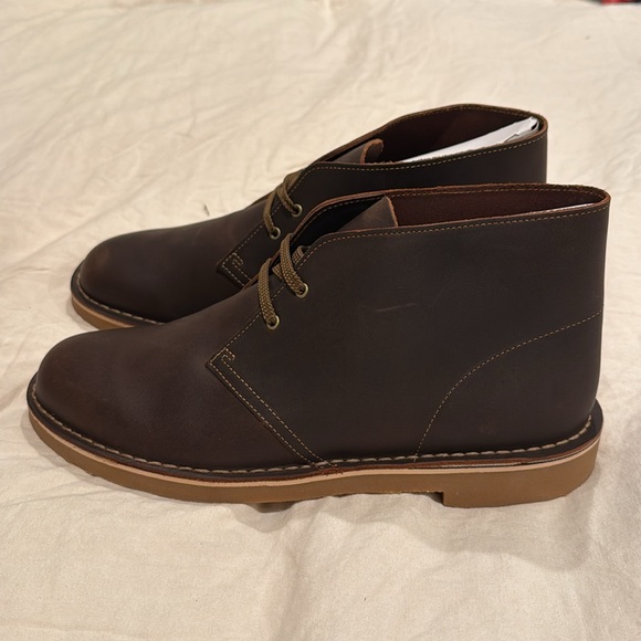 Brand new Clarks Chukka boot, still in box - Picture 4 of 5